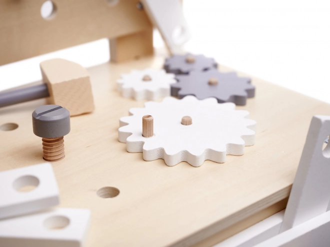 Houten werkplaats met gereedschap