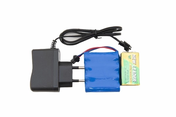 RC tank plastic 27cm 27MHz op batterijen + oplaadpakket met geluid in doos 37x17x19cm