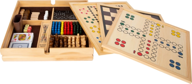 Small foot set of 20 classic games in a wooden box