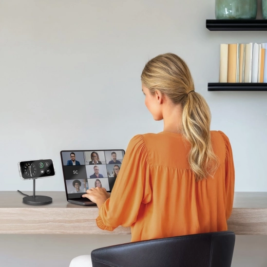 Flexible viewing in portrait and landscape