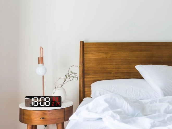 Horloge numérique électronique avec thermomètre et réveil