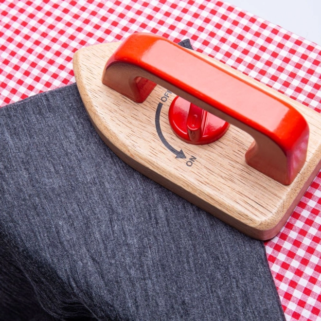 Houten strijkplank en strijkijzer voor kinderen