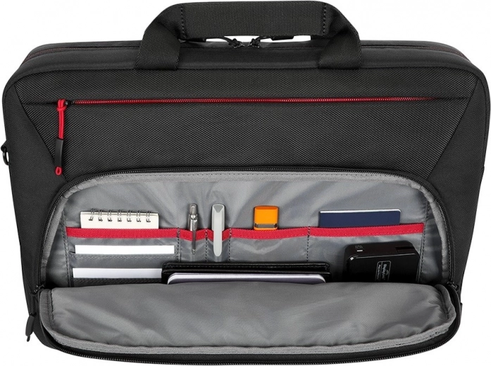 Smart organization and plenty of pockets