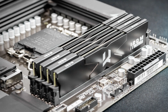 Mémoire IRDM DDR5 32GB (2x16GB) 6400MHz CL32 noire