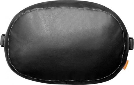Quick installation on most headrests