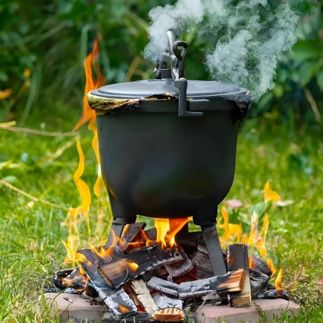 Cast Iron Cauldron 8L on Tripod MultiGarden