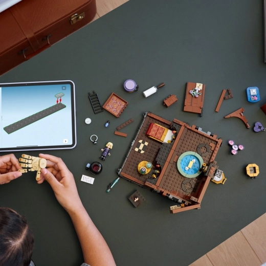 Intuitive building with LEGO Builder