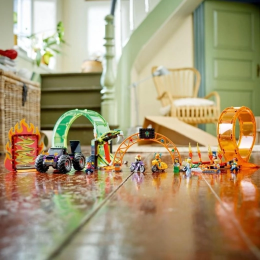 Monster truck et 7 figurines pour un grand show