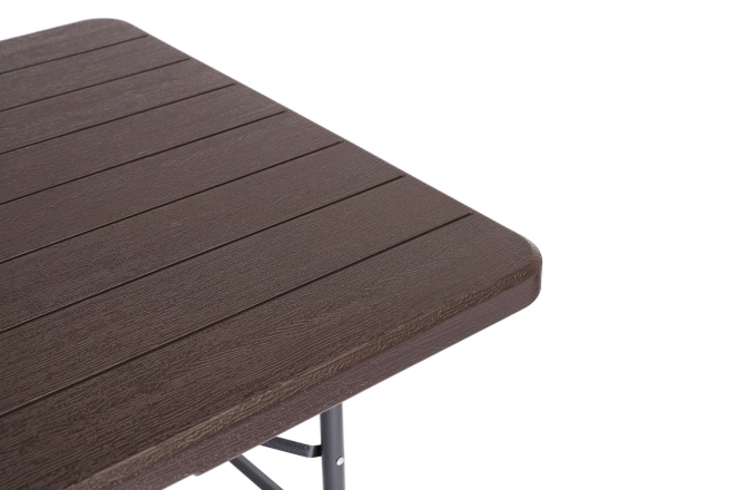 Durable HDPE top with woodgrain finish