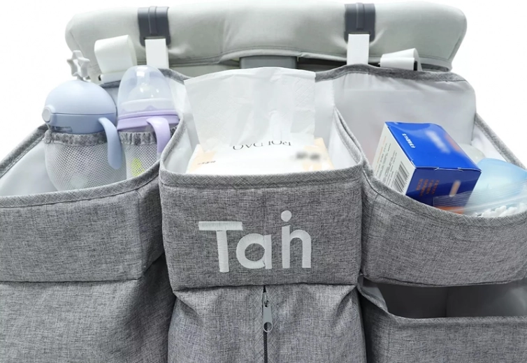 Übersichtliche Aufbewahrung und Mesh-Taschen für Kleinteile