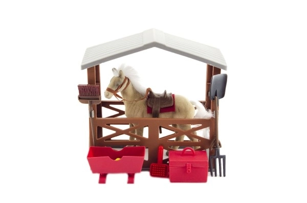 Paard in Stal met Accessoires