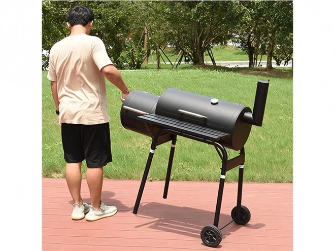 Gartengrill mit Räucherofen und Rädern für Holzkohle