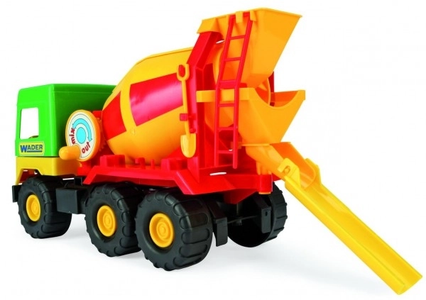 Camion moyen bétonnière