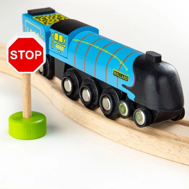 Houten replica van de Mallard-locomotief met rails