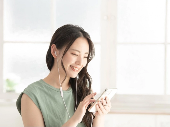 In‑line controls and instant microphone mute