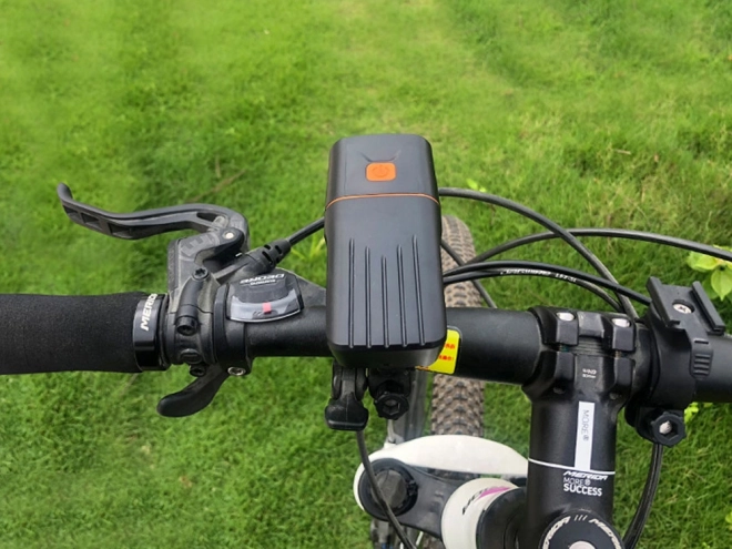Set voor- en achter LED fietslamp met USB-oplading
