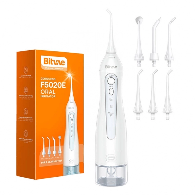 Oral Irrigator with Nozzle Set White