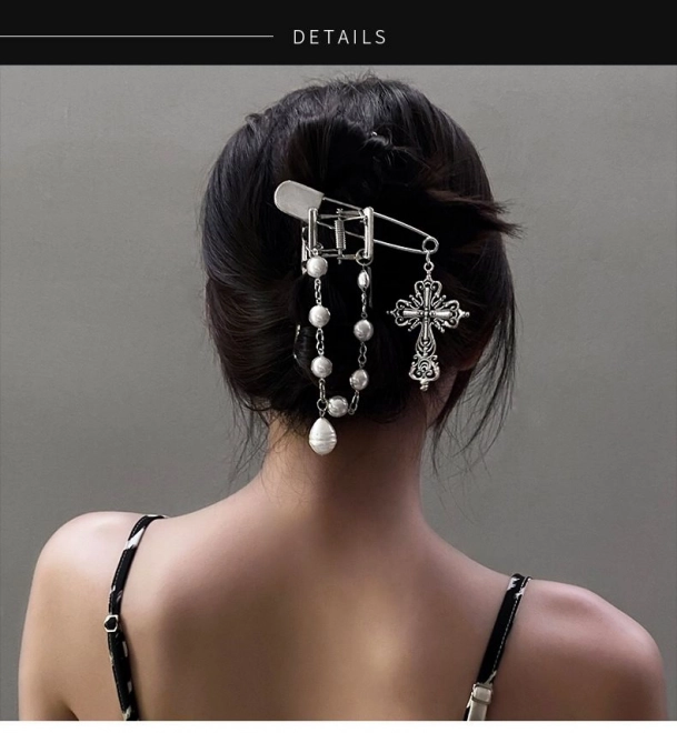 Decoratieve haarclip met zilveren pareltjes