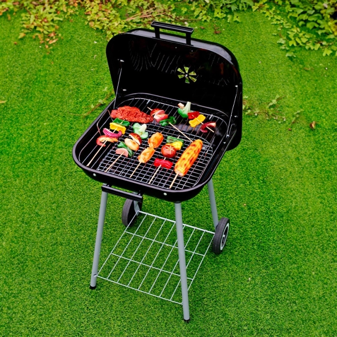 Moderner Grill mit Deckel und Rollen