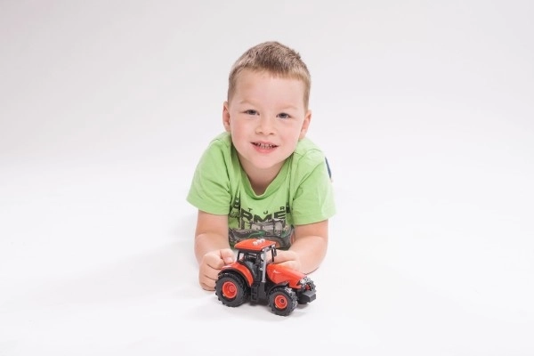 Rode Zetor tractor op traagheidsmotor met licht- en geluidseffecten