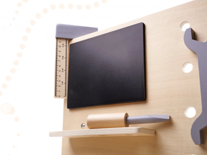 Houten werkplaats met gereedschap