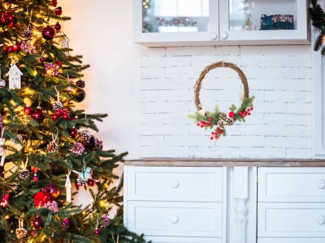 Weihnachtliche Dekorative Girlande mit Verzierungen
