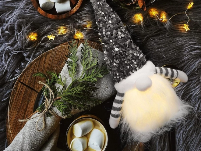 Kerstkabouter met LED-buik