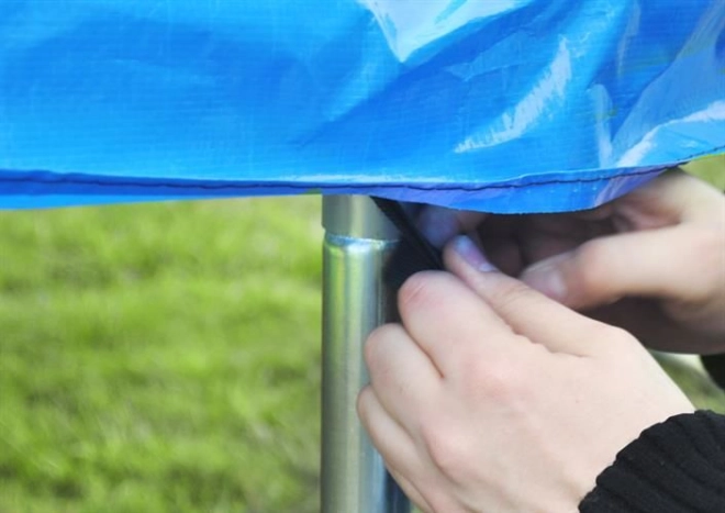 Easy tool-free installation