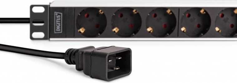 IEC C20-invoer voor aansluiting op UPS