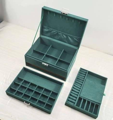 Elegant Green Jewelry Box