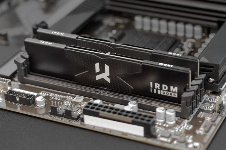 Stability with PMIC and On‑die ECC