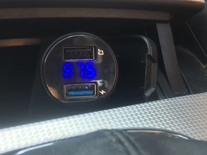 Bluetooth FM Transmitter mit MP3 und Doppel-USB-Ladegerät