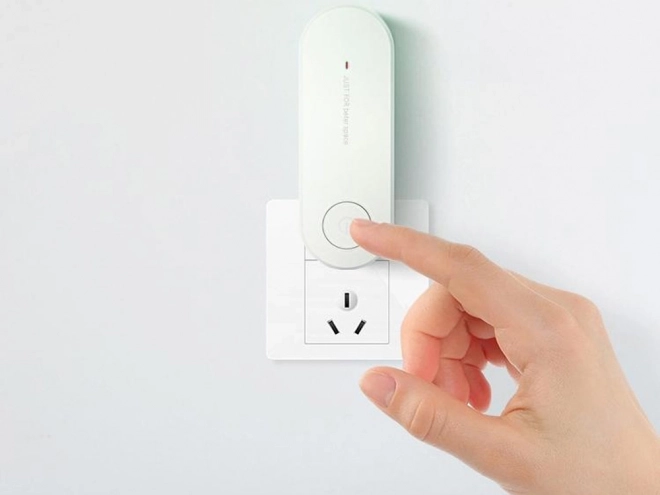 Ultrasonic Pest Repeller for Mice and Insects