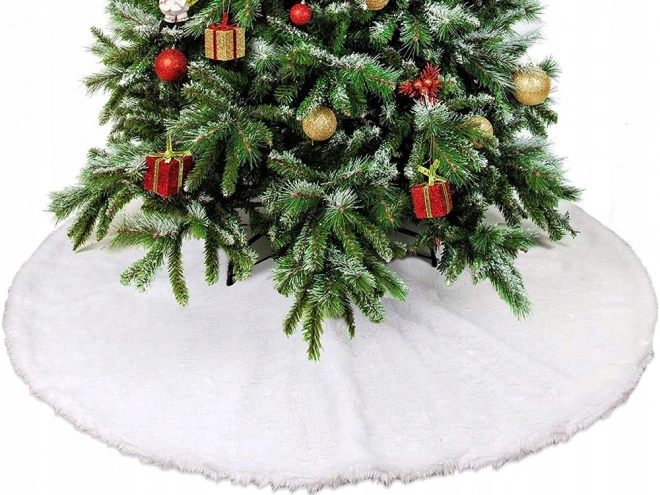 Flauschiger weißer Weihnachtsbaumunterleger