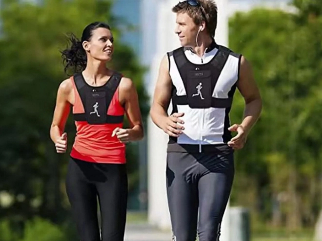 Veste de course sportive avec éléments réfléchissants et support pour téléphone