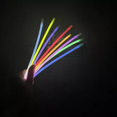 Bracelets et bâtons fluorescents 100 pcs avec connecteurs