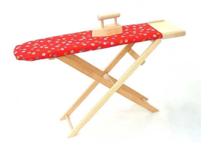 Houten strijkplank met strijkijzer