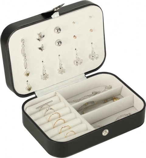 Des colliers rangés sans nœuds