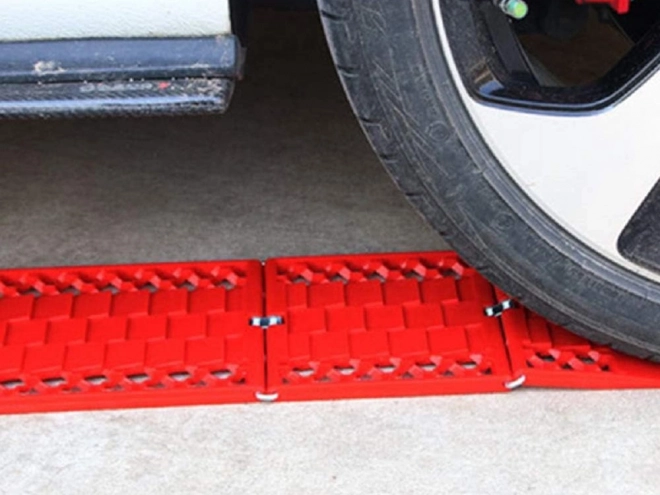 Foldable Anti-Slip Rescue Tracks for Camper