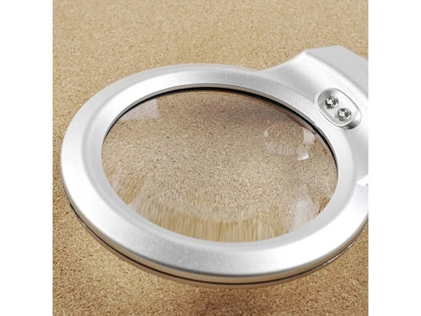 Loupe de bureau avec 2 LED 2x 6x bras réglable