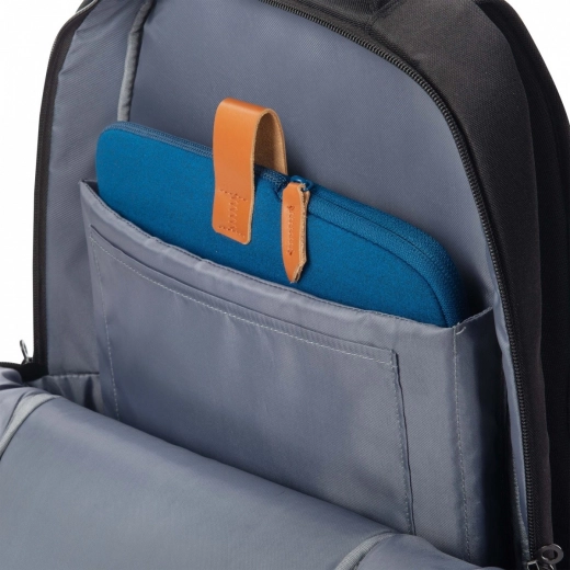 Leichtes Herausnehmen aus dem Rucksack