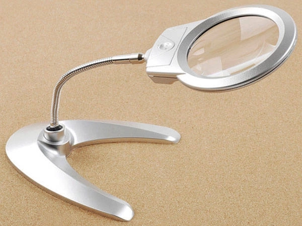 Loupe de bureau avec 2 LED 2x 6x bras réglable