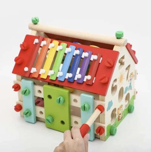 Houten educatief huisje voor kinderen DIY