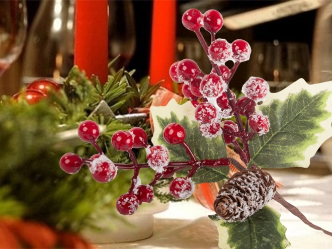 Weihnachtliche Tischdekoration mit Eberesche