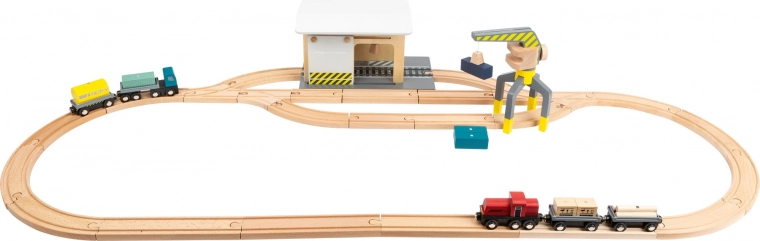 Compatible tracks and rich accessories