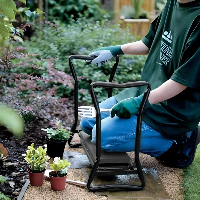 Klappbarer Gartenhocker 2-in-1