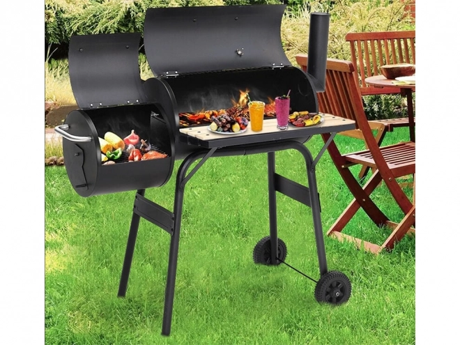 Gartengrill mit Räucherofen und Rädern für Holzkohle