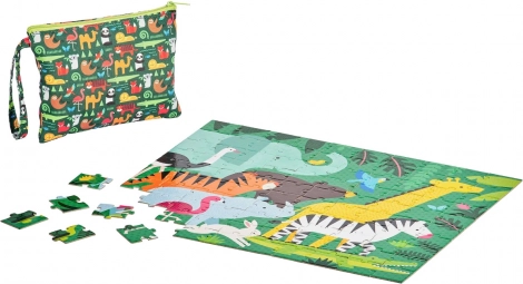 Perfect for travel thanks to the zippered pouch