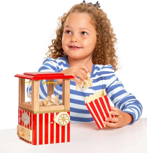 Amusement authentique avec levier et pop-corn en feutre