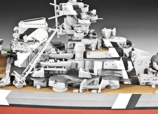 Plastic model oorlogsschip Bismarck